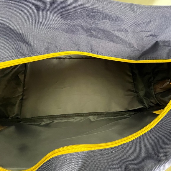 New Chaps Duffle Bag Navy Blue / Yellow/ Black 21”x11”x10” Adjustable Strap - Picture 11 of 16